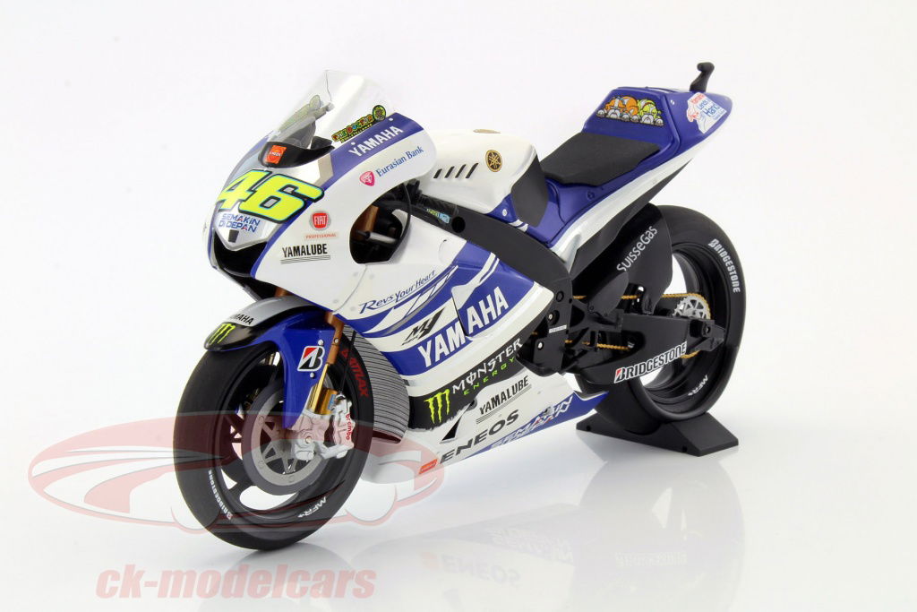 ミニチャンプス Yamaha YZR-M1 Valentino Rossi 1/4 Minichamps 2004 Valentino Rossi Yamaha YZR-M1 #46 MotoGP