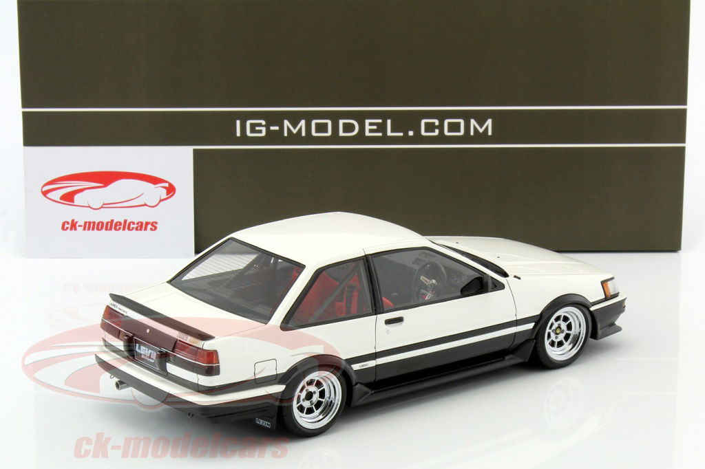 Ignition Model 1:18 Toyota Corolla Levin (AE86) 2-Door GT