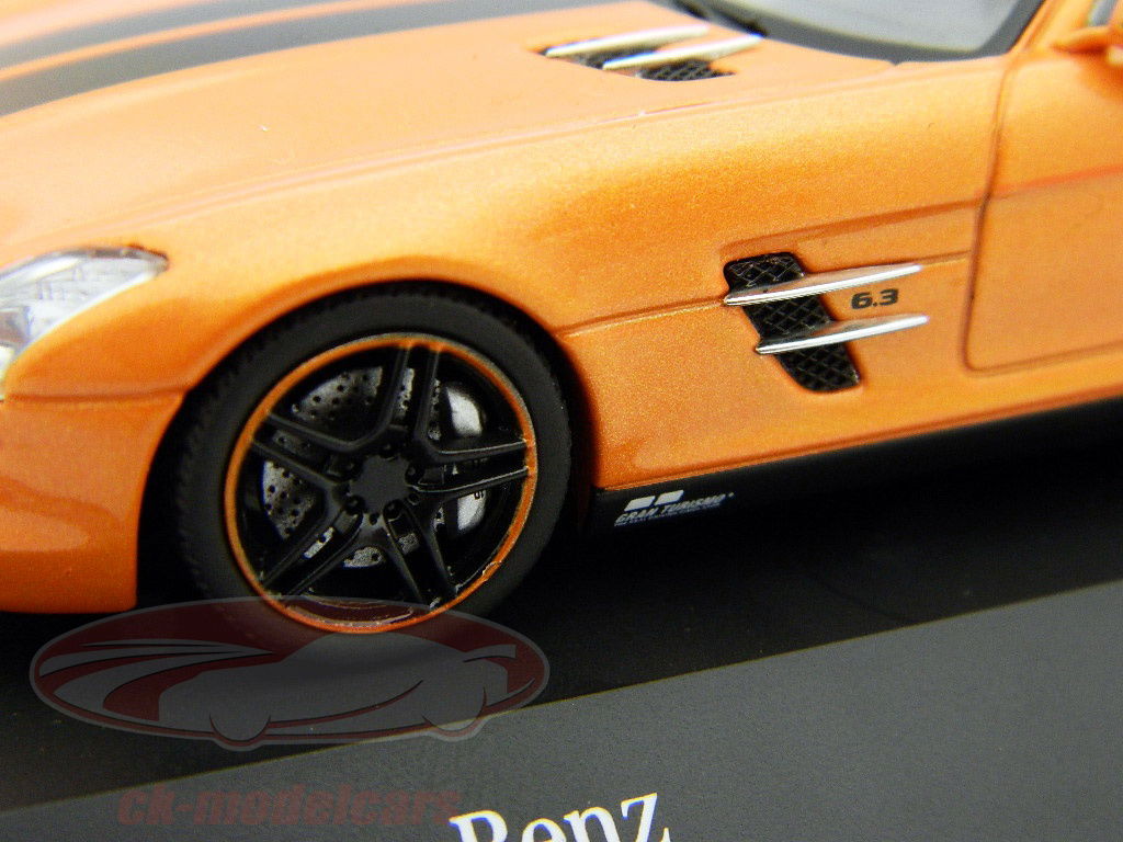 1/43 メルセデス ベンツ AMG SLS ロードスター Schuco 1/43 Schuco, red, MERCEDES. SLS. AMG. Sportster mint,++ ! | eBay