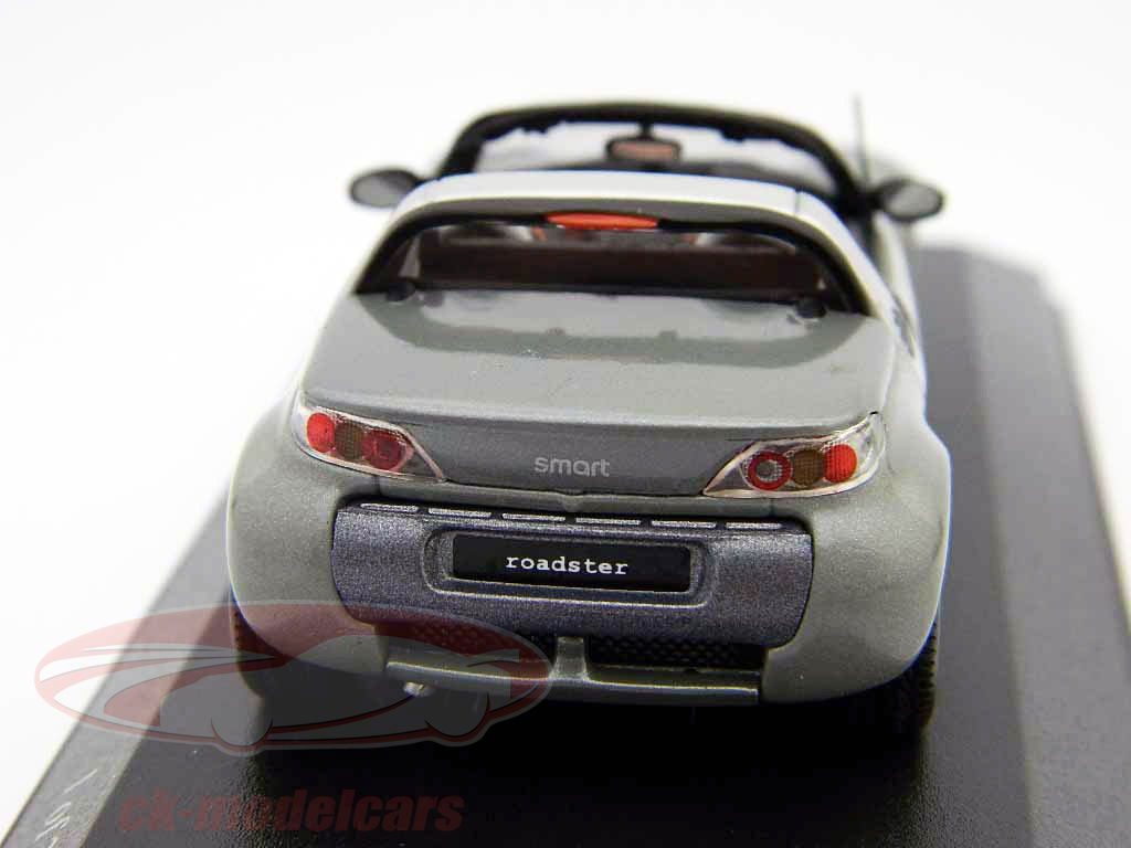 ミニカー smart roadster champagne remix AUTOart Amazon.co.jp: Autoart smart roadster chagne remix : おもちゃ