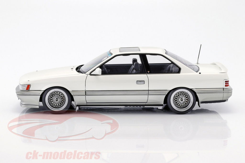 Ignition Model 1:18 Nissan Leopard 3.0 Ultima (F31) white