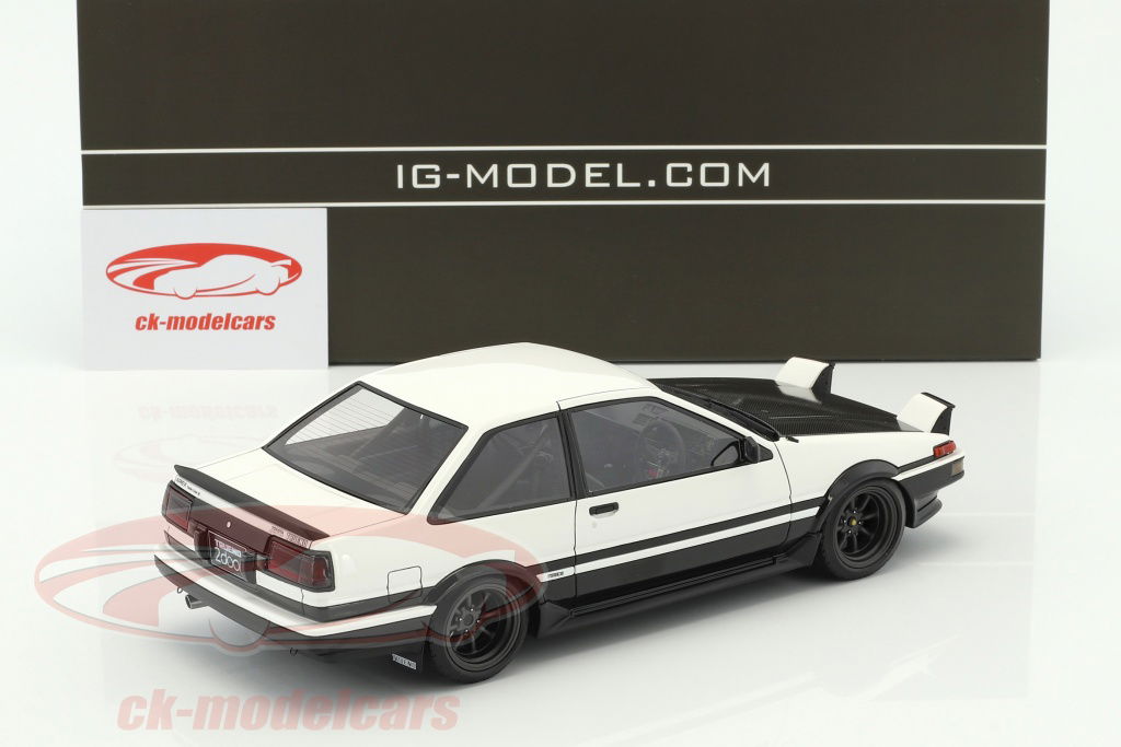 Ignition Model 1:18 Toyota Sprinter Trueno (AE86) 2-Door GT