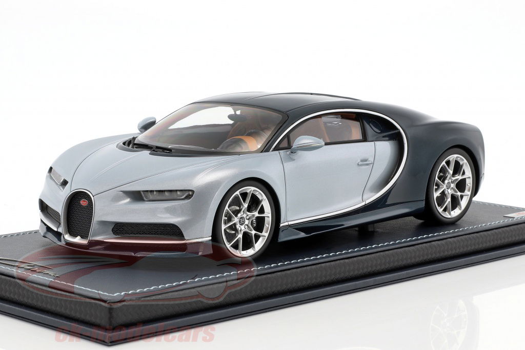 mr-models-1-18-bugatti-chiron-baujahr-2017-hellblau-dunkelblau-bug06f/