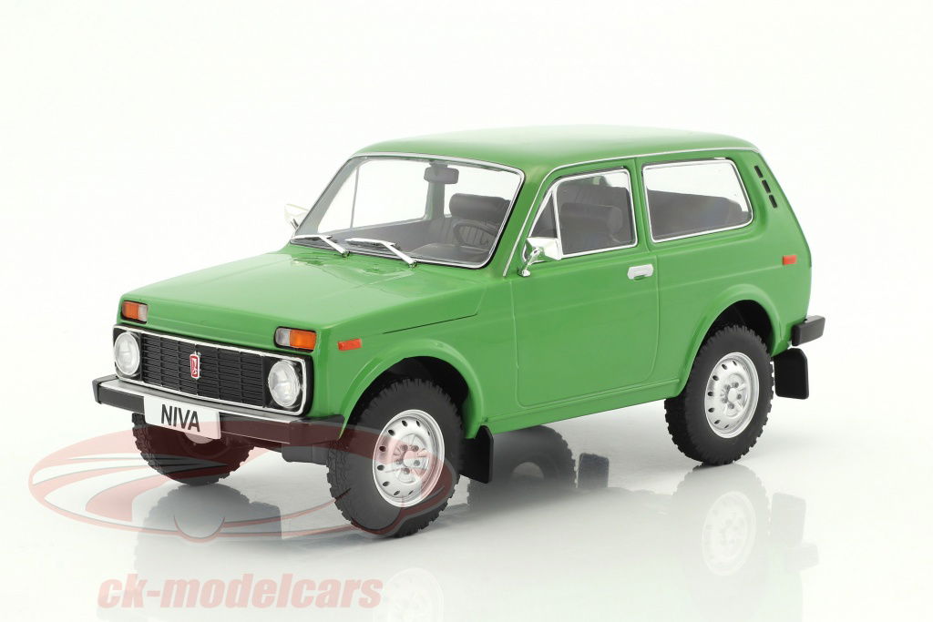 modelcargroup-1-18-lada-niva-bygger-1976-grn-modelcar-group-mcg18111/