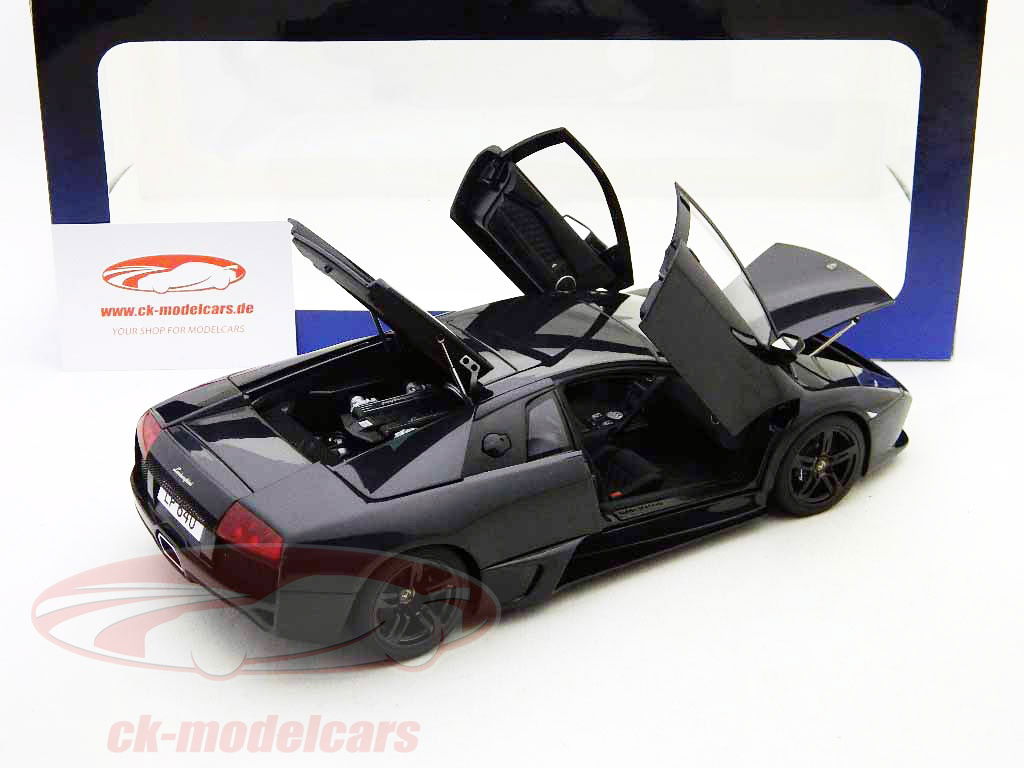 AUTOart Lamborghini Murciélago 1:18 1/18 AutoArt Lamborghini Murcielago coupe in yellow Leather