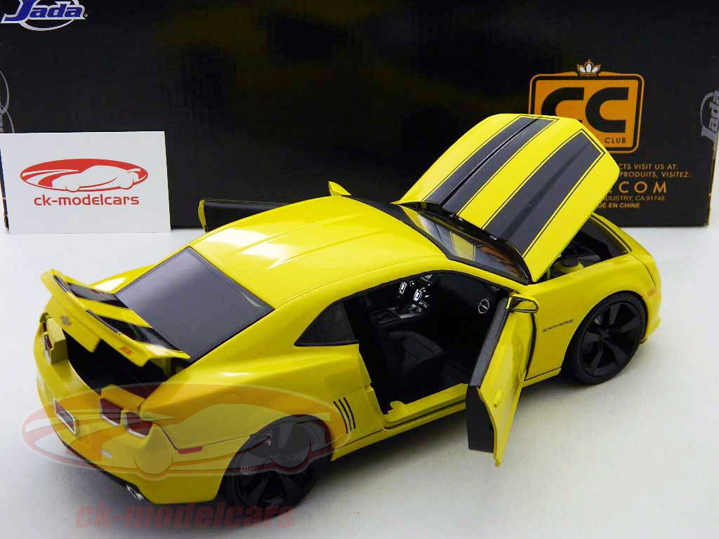 希少 オートワールド 1/18 1972 カマロ camaro クリームイエロー 希少 オートワールド 1/18 1972 カマロ camaro クリームイエロー