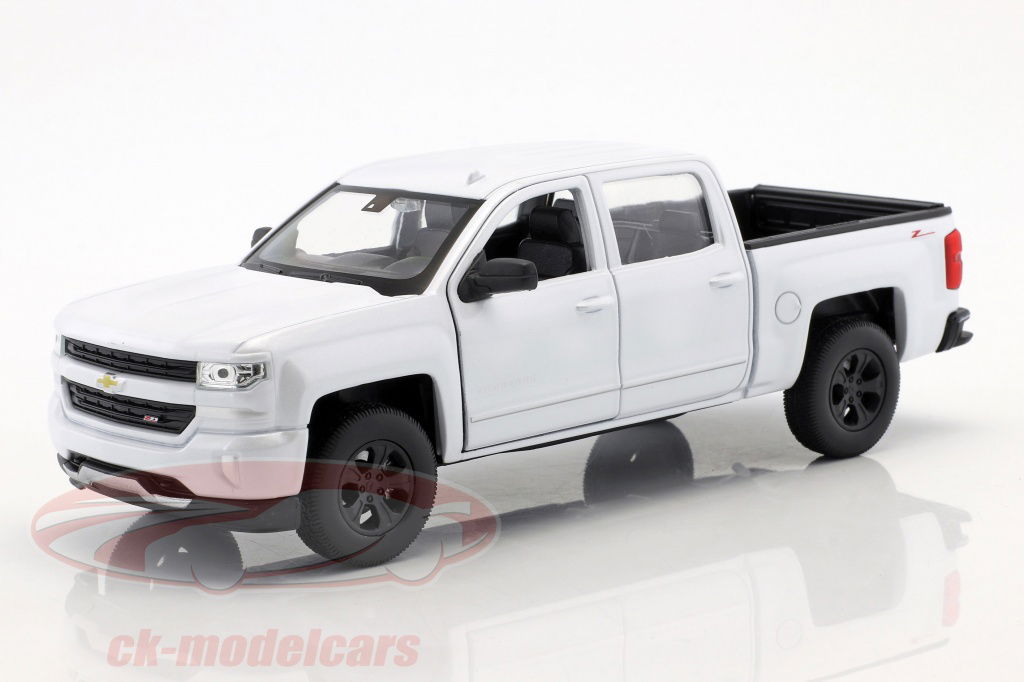 welly-1-24-chevrolet-silverado-bouwjaar-2017-wit-24083w/