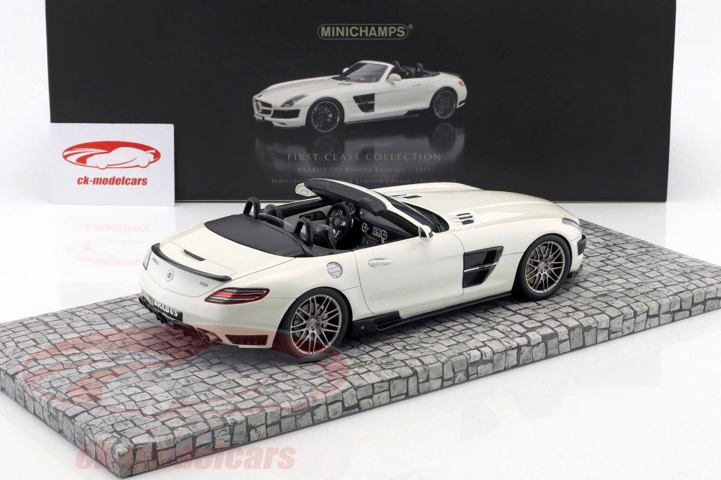 Minichamps 1:18 Brabus 700 Biturbo SLS AMG Roadster Year