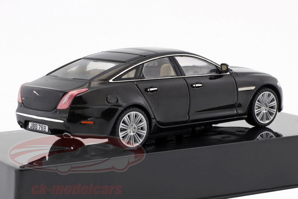 Ixo 1:43 Jaguar XJ (X351) year 2009 amethyst black 50JDCAXJ