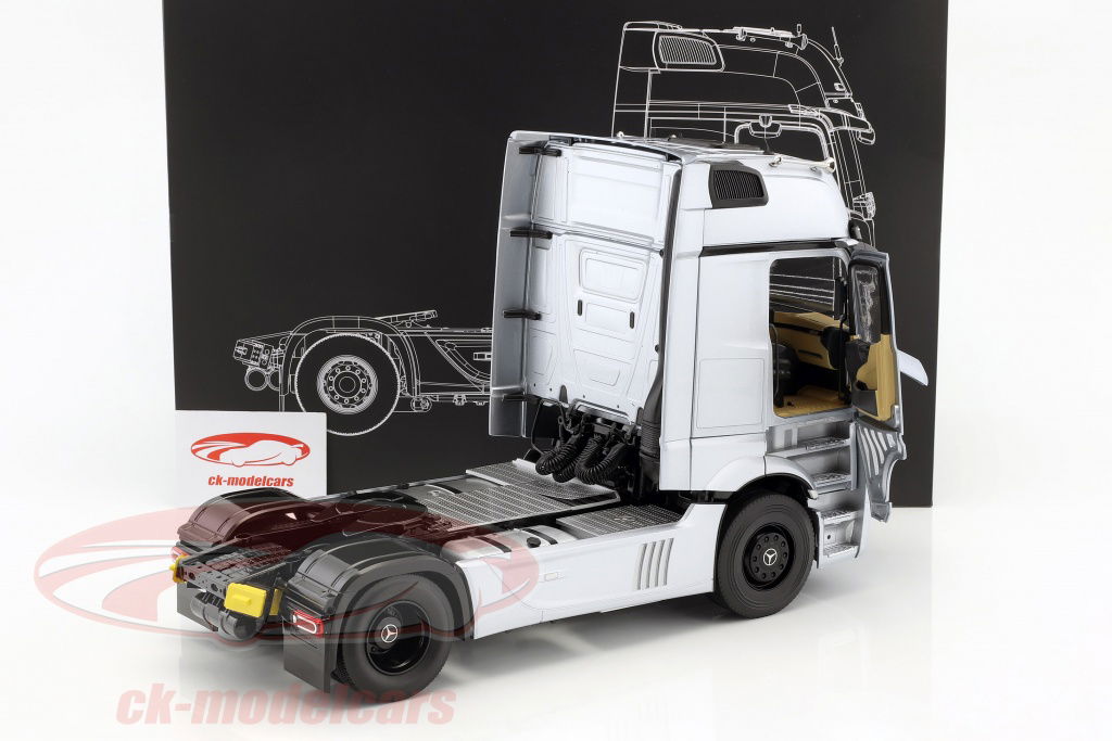 Mercedes-Ｂenz  ACTROS NZG 1:18 Mercedes-Benz Actros Gigaspace Edition 1 Tractor