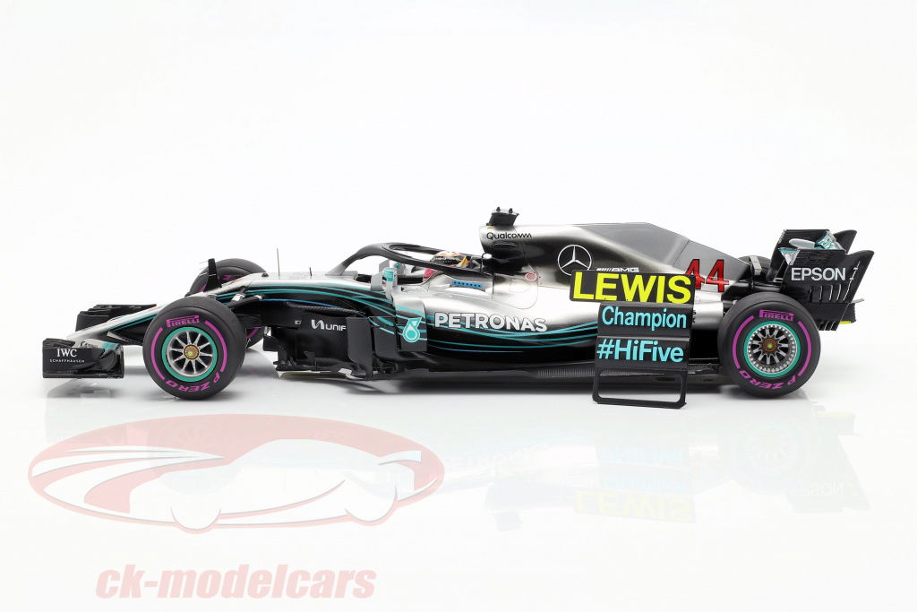 Spark 1:18 L. Hamilton Mercedes-AMG F1 W09 EQ #44 World
