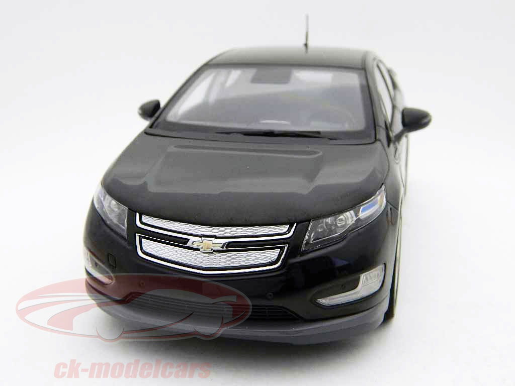 kyosho-1-18-chevrolet-volt-black-black-masterpiece-collection-g004bk/