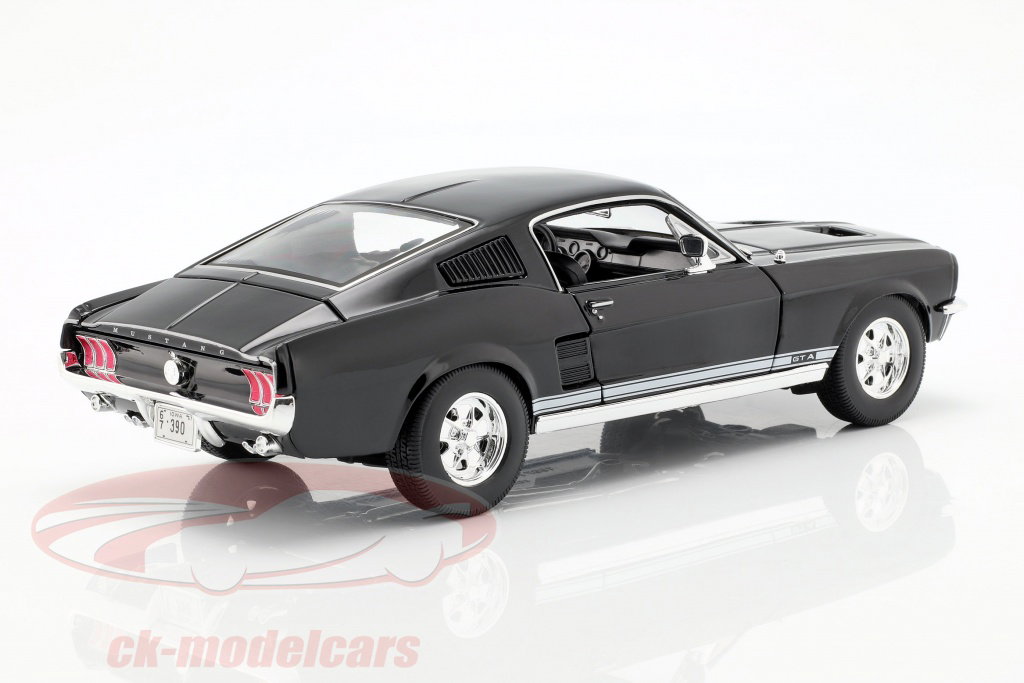 Maisto 1:18 Ford Mustang GTA Fastback Year 1967 black 31166Z model