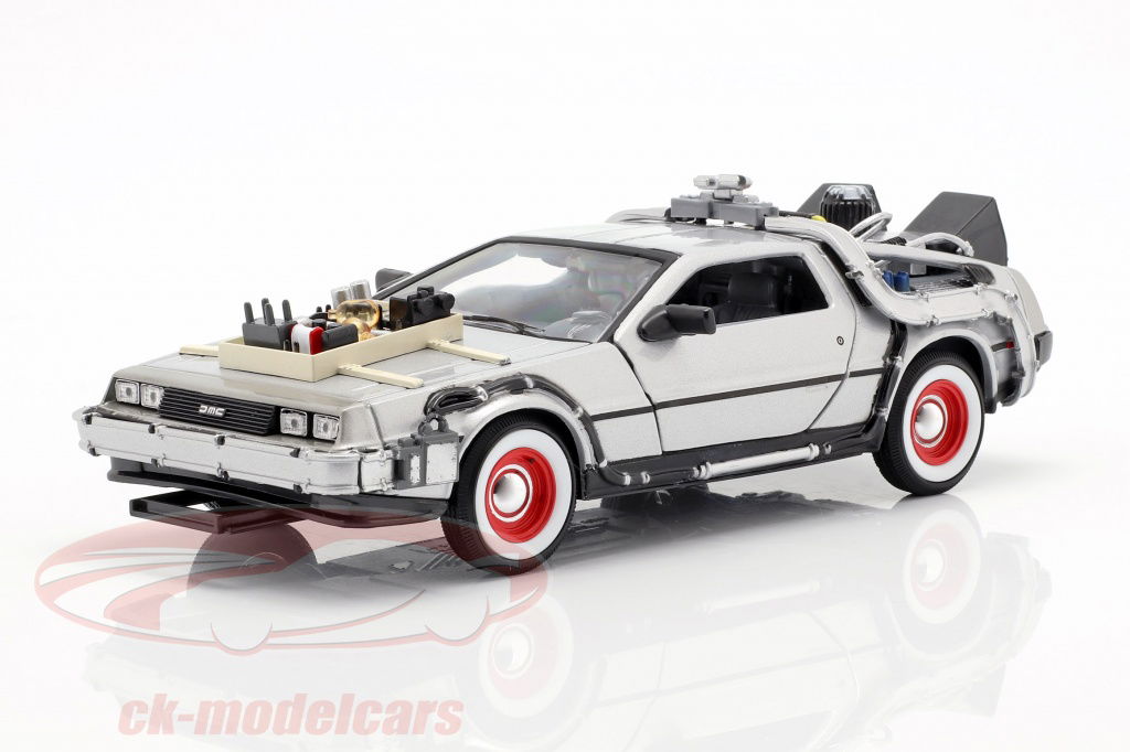 welly-1-24-delorean-time-machine-back-to-the-future-iii-22444w/