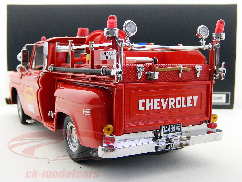 1/18 シボレー C-20 消防車 1965 レッド SunStar製ミニカー Amazon | 1/18 シボレー C-20 消防車 1965 レッド SunStar製