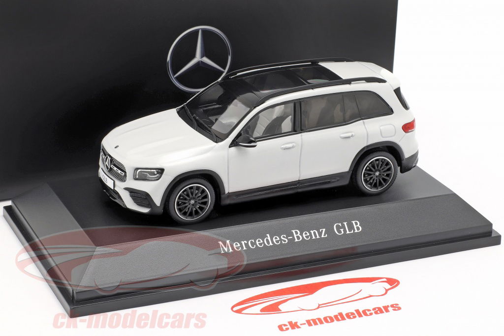 Mercedes-Benz GLB ミニカー ホワイト 1/43 Mercedes-Benz GLB ミニカー ホワイト 1/43 - メルカリ