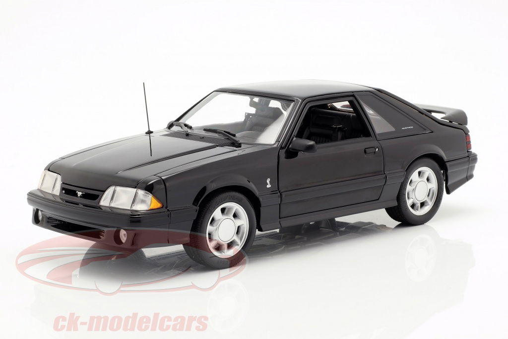 gmp-1-18-ford-mustang-cobra-opfrselsr-1993-sort-18921/