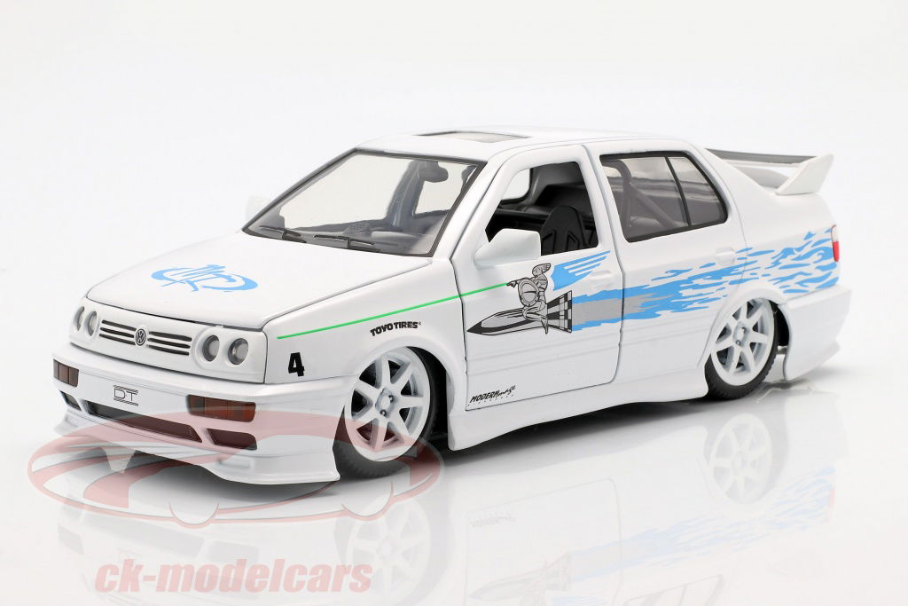 jadatoys-1-24-jesses-volkswagen-vw-jetta-a3-de-la-pelcula-fast-furious-2001-blanco-azul-253203025/