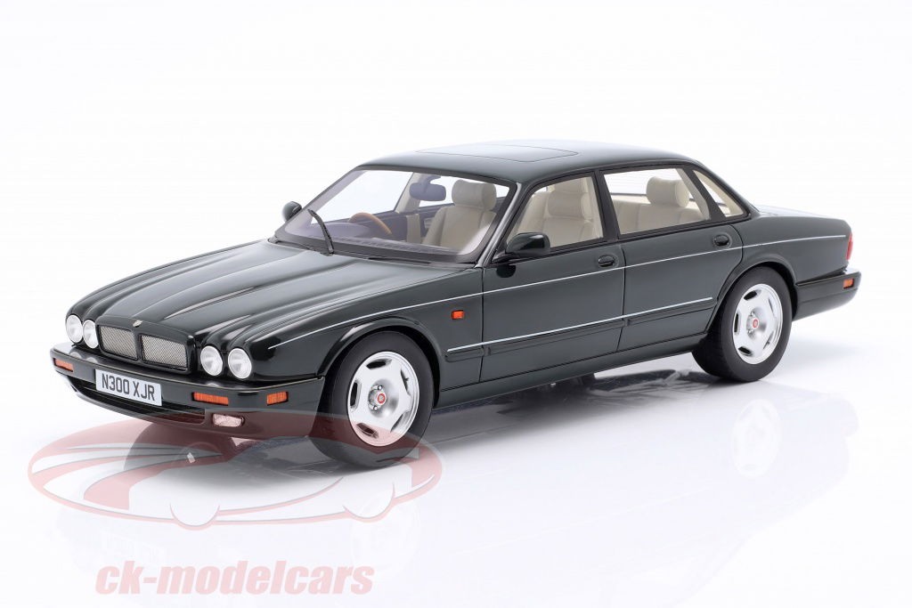 101-052 Cult 1/18 ジャガー Jaguar Cult Scale Models 1:18 Jaguar XJR X300 Construction year
