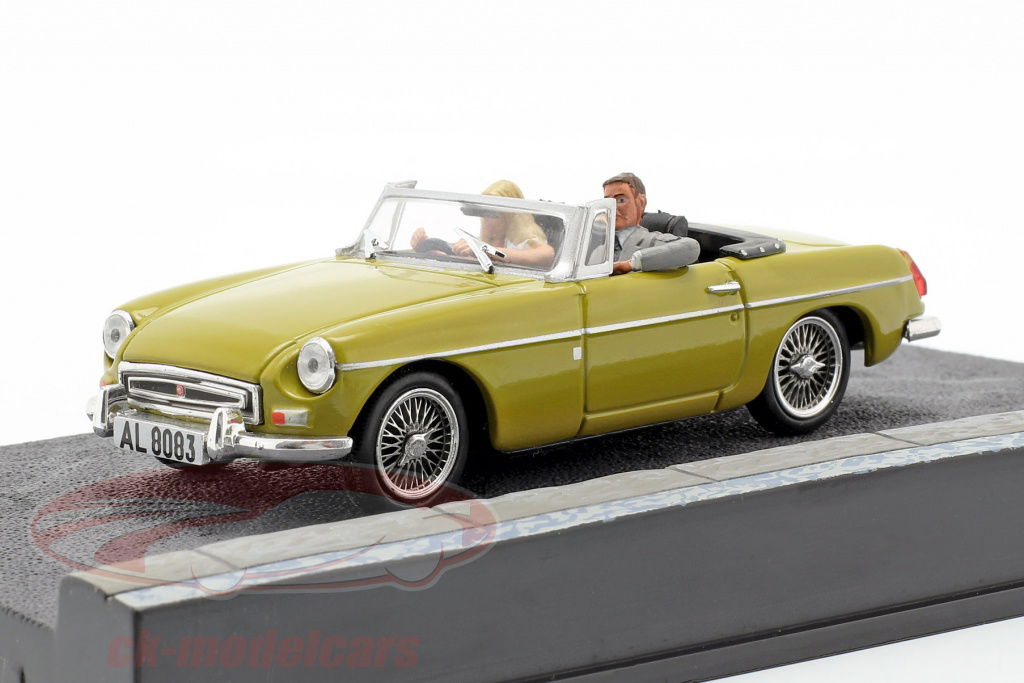 ixo-1-43-mgb-james-bond-movie-car-com-personagens-the-man-with-the-golden-gun-1974-mag-dy019/