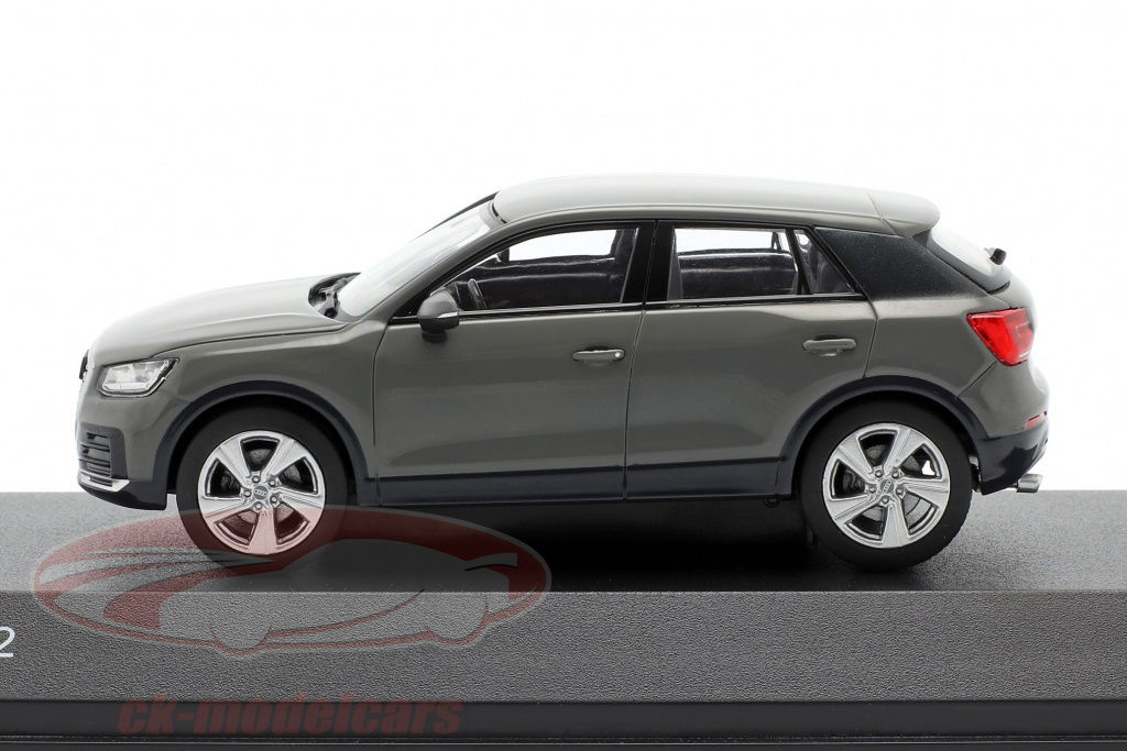 iScale 1:43 Audi Q2 quantum gray 5011602633 model car