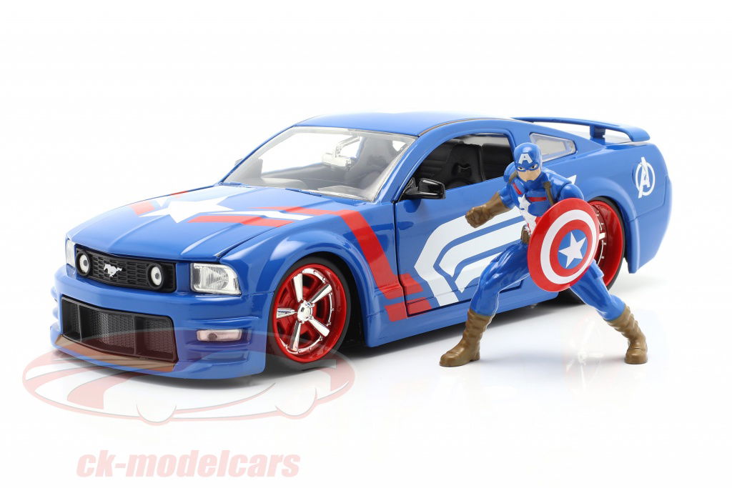 Jadatoys 1:24 Ford Mustang GT 2006 with Figure Captain