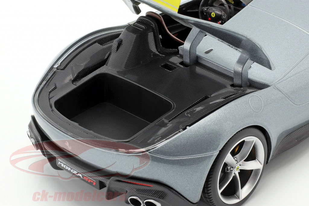 Bburago 1:18 Ferrari Monza SP1 Año de construcción 2019 gris