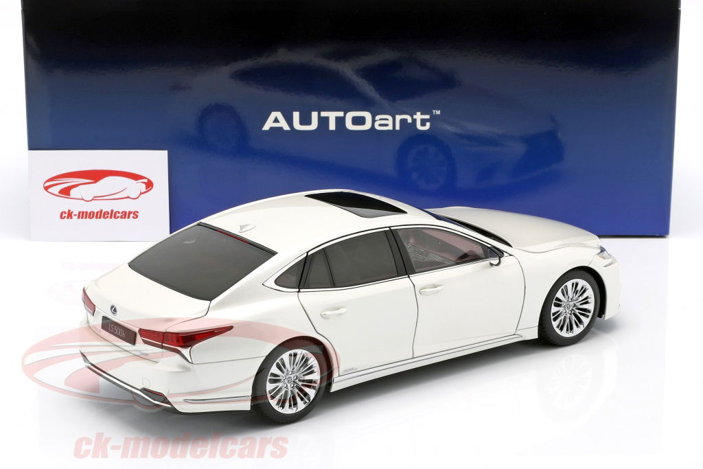 AUTOart 1:18 Lexus LS 500h 建設年 2018 ソニック 白い
