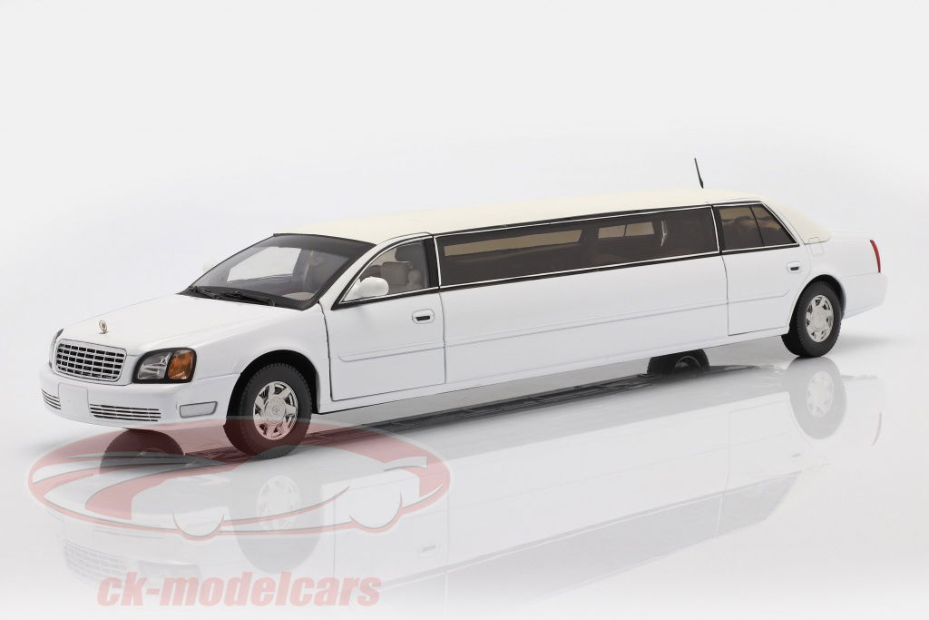 sun-star-models-1-18-cadillac-deville-limousine-2004-4232/