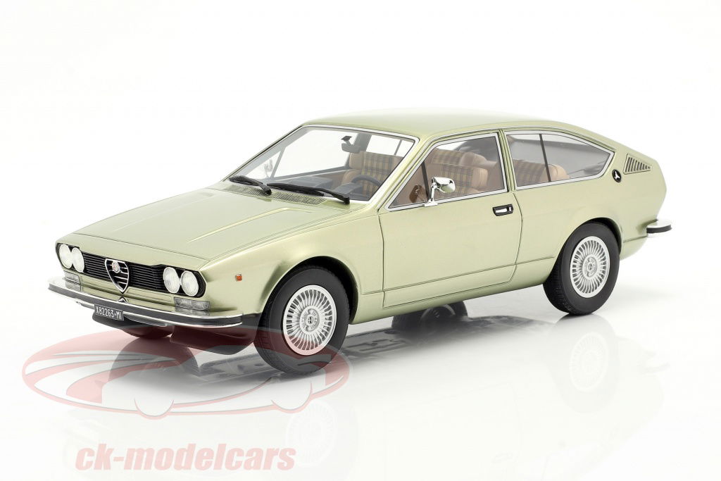 cult-scale-models-1-18-alfa-romeo-alfetta-gt-baujahr-1975-hellgruen-metallic-cml083-1/