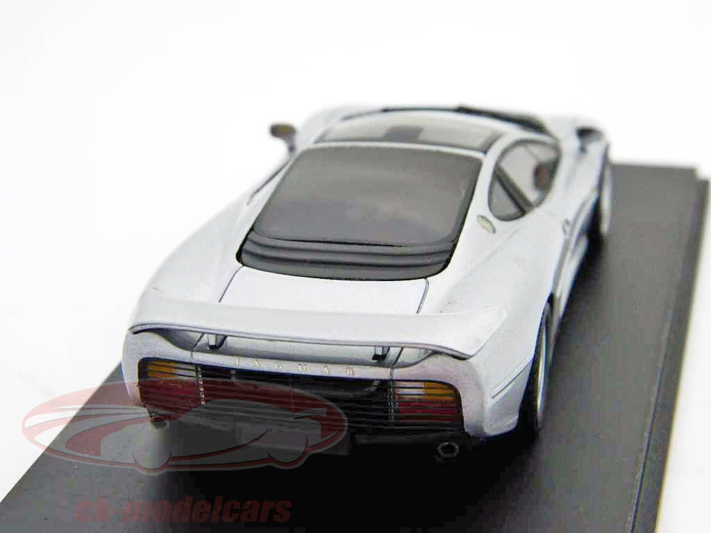 Spark 1:43 Jaguar XJ220 1992 silver S0766 model car S0766