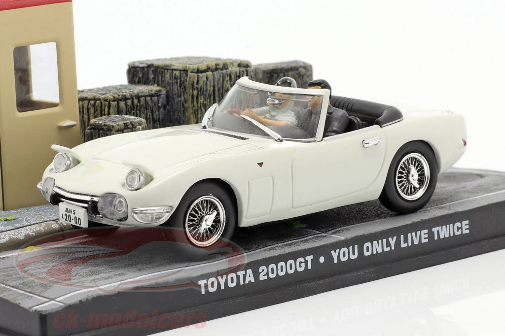ixo-1-43-toyota-2000gt-james-bond-you-only-live-twice-1967-med-tegn-ck65194/