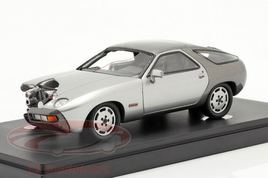 set-annuario-2020-con-modello-annuale-porsche-928-pes-genere-960-1-43-autocult-99120/