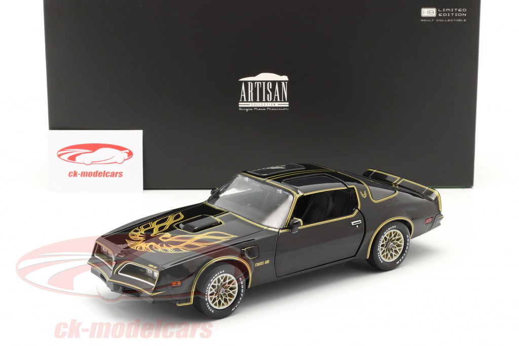 1977 PONTIAC FIREBIRD T/Aの1/18スケールモデル 1977 Pontiac Firebird T/A Trans Am Starlite Black with