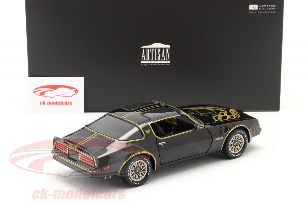 1/18ミニカー　PONTIAC FIREBIRD TRANS AM 72年 1972 Pontiac Firebird Trans Am Adriatic Blue Limited Edition