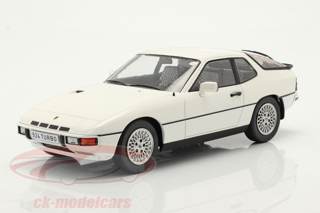 modelcargroup-1-18-porsche-924-turbo-bygger-1979-hvid-modelcar-group-mcg18194/