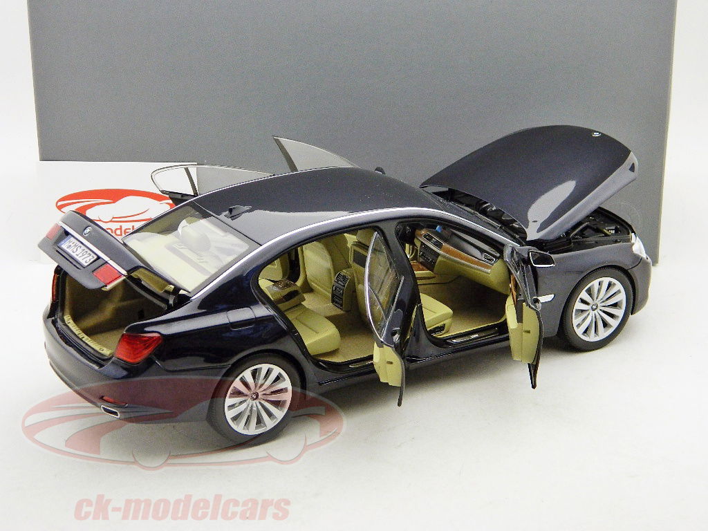 ミニカー 1/18 京商 BMW 7シリーズ 750Li オートアート Amazon.co.jp: ミニカー スケールモデルカー 1:18 BMW7シリーズ