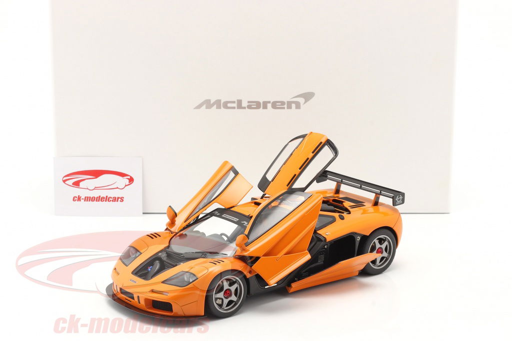 AUTOart McLaren MP4/8 1/18スケールモデル ミニカー Minichamps 1:18 Ayrton Senna McLaren MP4/8 #8 Winner