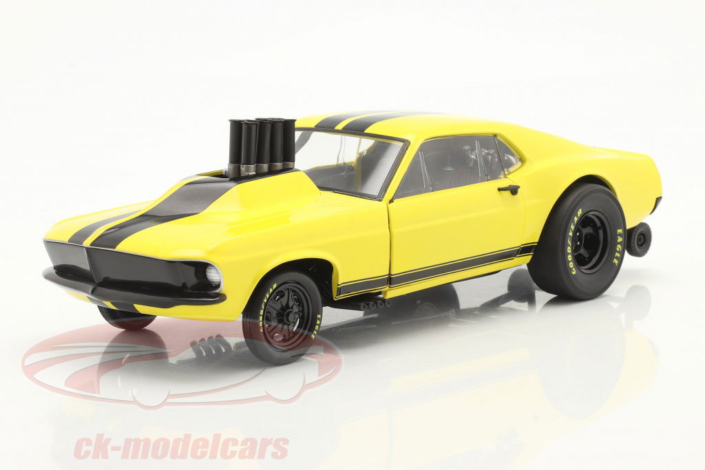 gmp-1-18-ford-mustang-gasser-stinger-1969-gul-sort-18932b/
