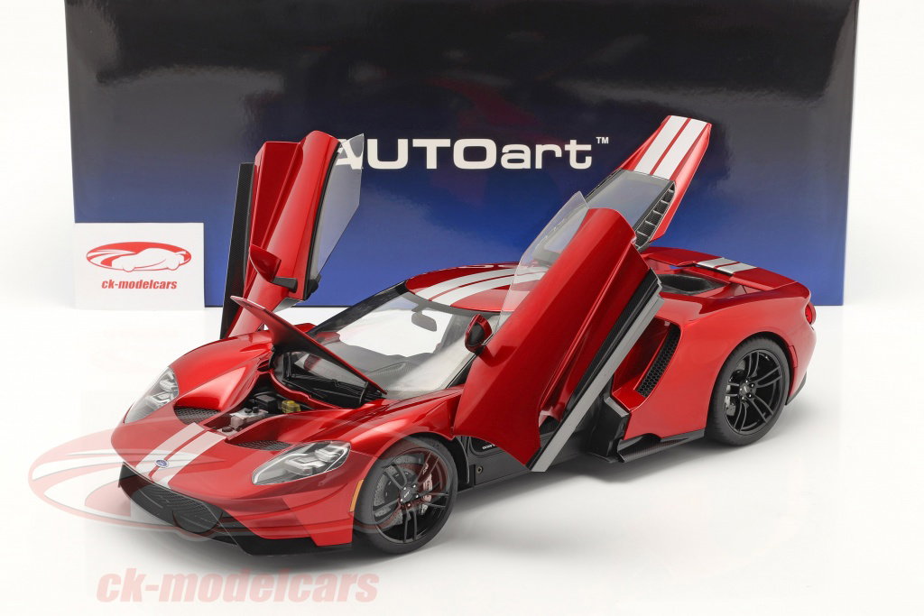 AUTOart 1:12 Ford GT Año de construcción 2017 rojo / plata 12106