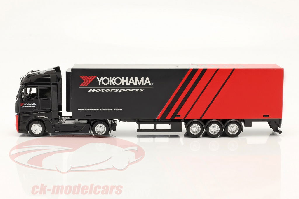 Bburago 1:43 Mercedes-Benz Actros Gigaspace with Trailer