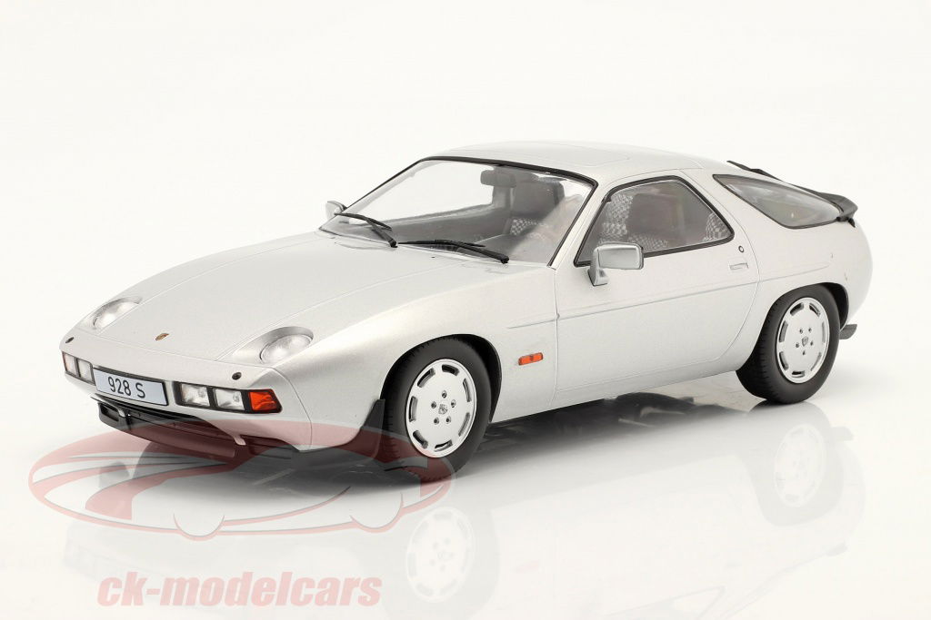 1/18 ポルシェ928S ModelCarGroup 1:18 Porsche 928 S Year 1980 silver ModelCar