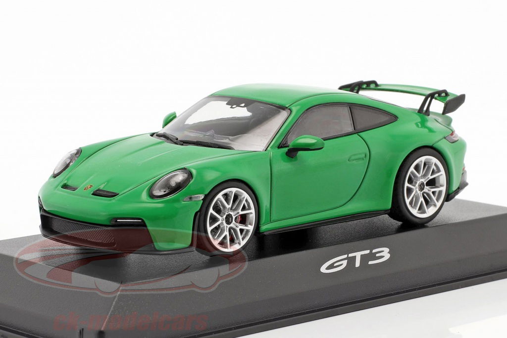minichamps-1-43-porsche-911-992-gt3-python-green-wap0201500ngt3/