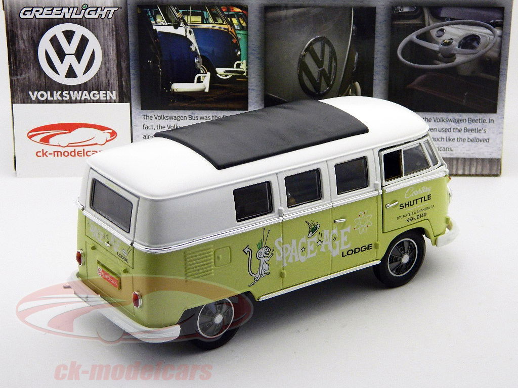 VOLKSWAGEN MICROBUS 1962 1/18　フォルクスワーゲン Road Signature Flower Power Edition 1:18 '62 Volkswagen