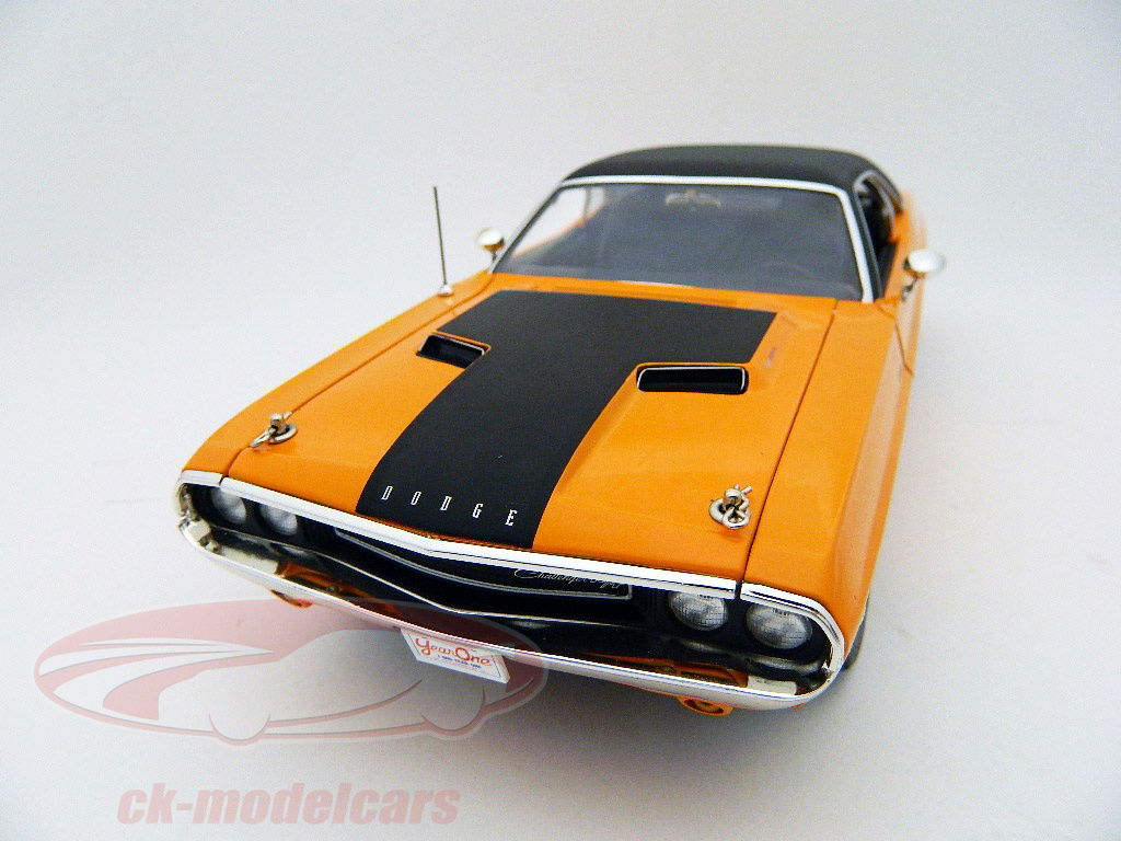 グリーンライト ワイスピ チャレンジャー　ドム　チャージャー Greenlight 1:18 ダッジチャレンジャーR / T車作品ワイルド