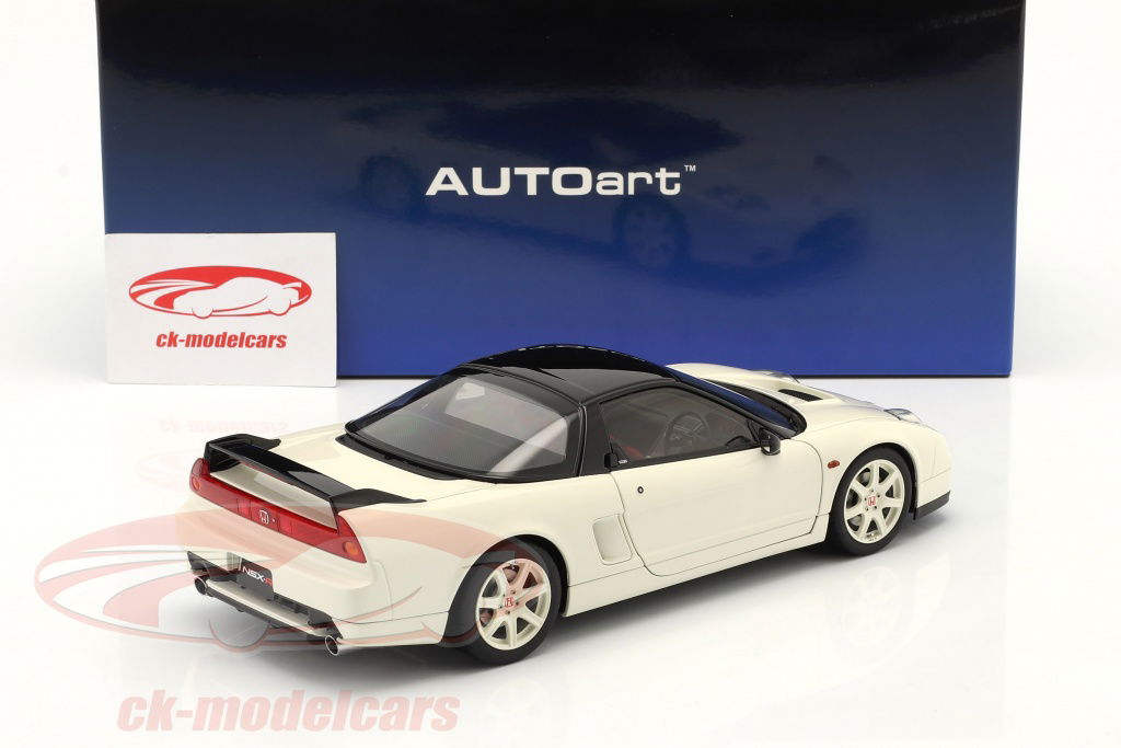 AUTOart 1:18 Honda NSX-R (NA2) year 2019 champion White