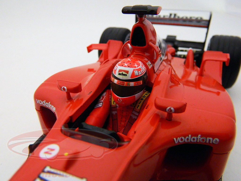 HotWheels 1:18 マールボロM.シューマッハフェラーリF2002