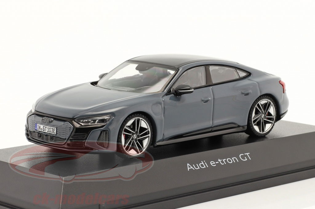 spark-1-43-audi-e-tron-gt-year-2021-kemora-grey-5012120031/