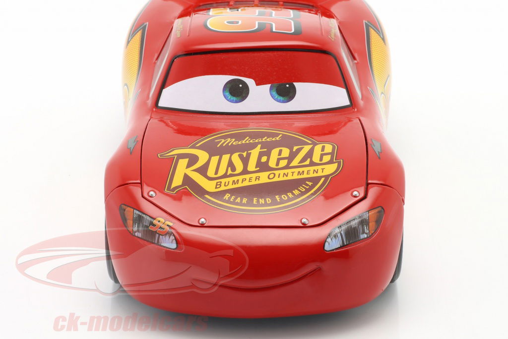 ディズニー　JADA TOYS 　 Lightning McQueen Amazon.com: DICKIE TOYS Jada Toys Disney Pixar Cars 1:24