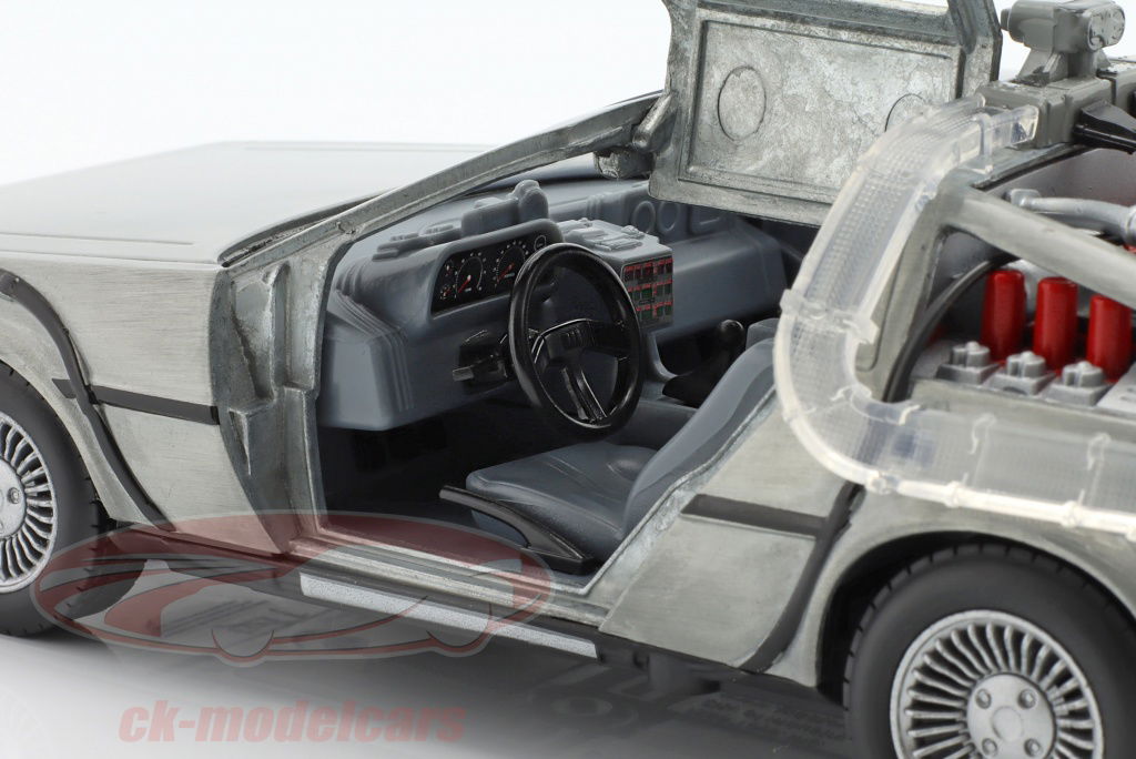 Jadatoys 1:24 DeLorean Time Machine Back to the Future (1985